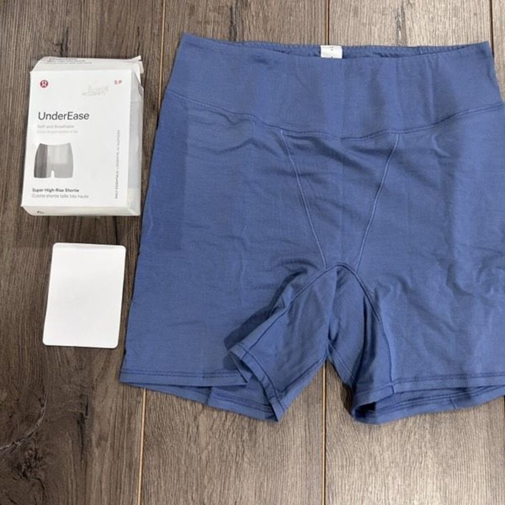Lululemon UnderEase shortie HR